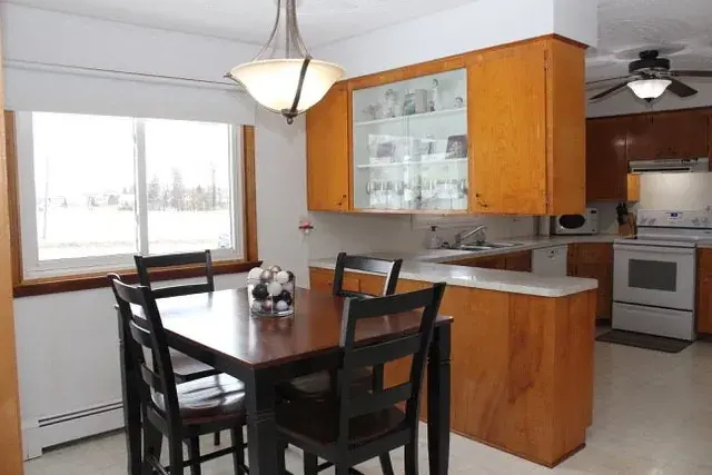Before, Dining room in Red Deer, AB, by Green Ladder Contractors